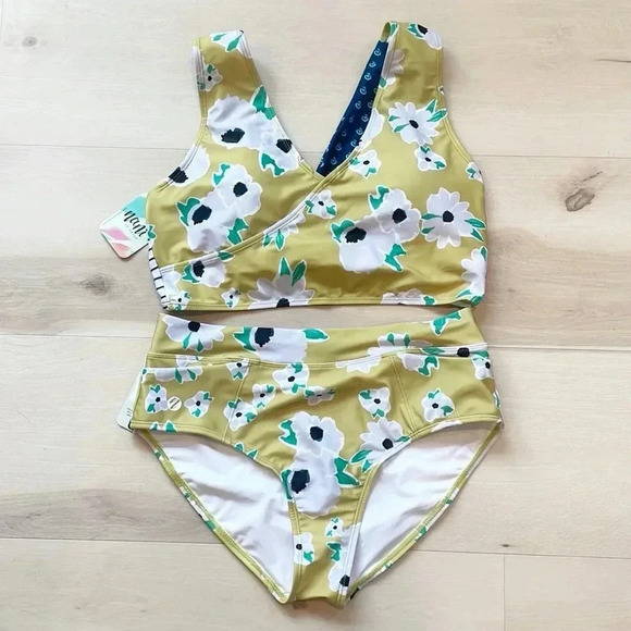 NWT Nani Mara swimwear set pocket bottoms Medium & Mara switch V crop Large - Picture 4 of 11